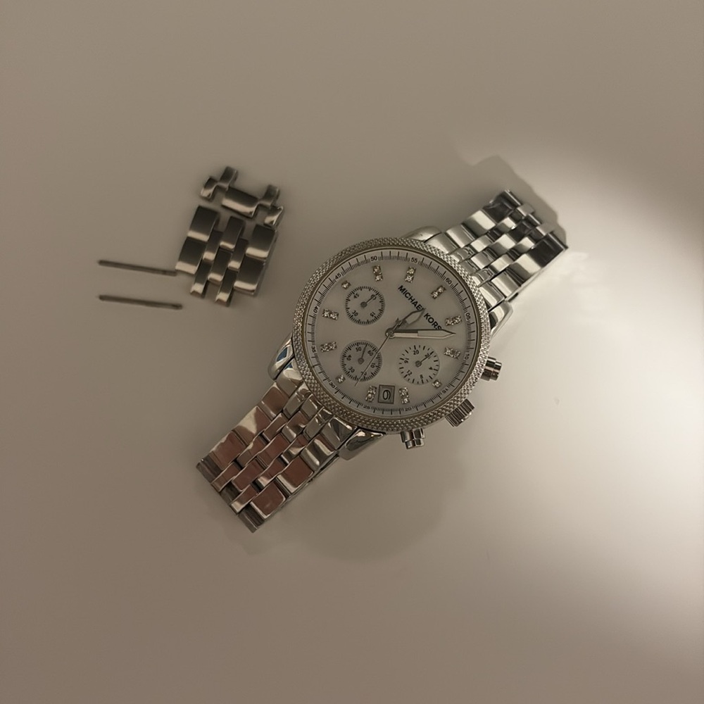 Michael Kors Silver mother of pearl Watch